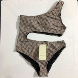🎀💖Gucci vintage women's swimsuit